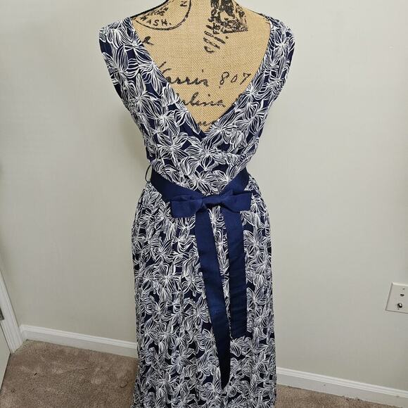 Vineyard Vines Blue & White Floral Maxi Dress Sleeveless Pockets Belted Size 4 - Picture 10 of 16